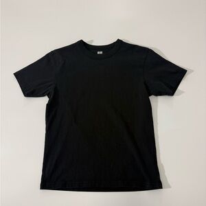 Uniqlo Men’s Classic Black T-Shirt